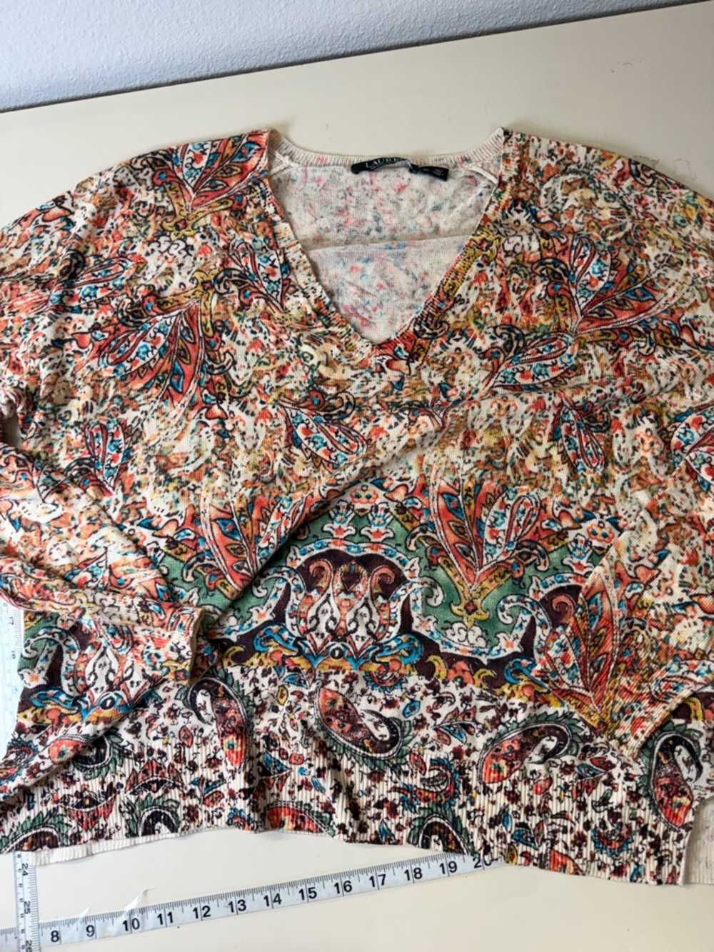 Vivid Paisley V-Neck Pullover Sweater - Multicolor